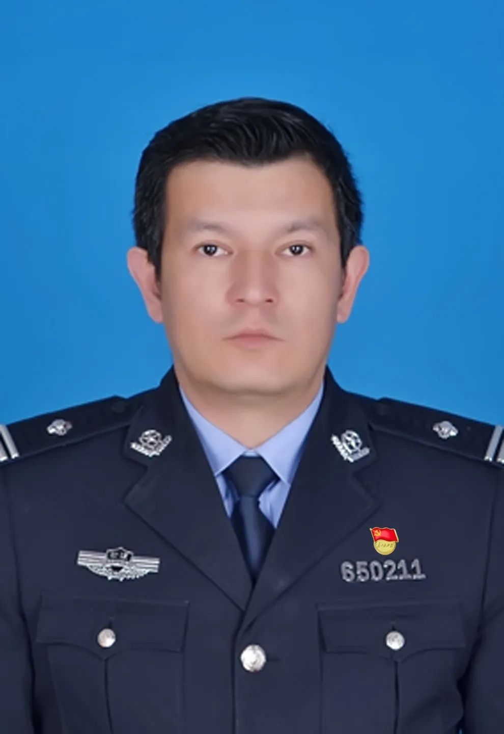 尼加提·尼亚孜,男,维吾尔族,中共党员,1981年出生,2005年入伍,2015年